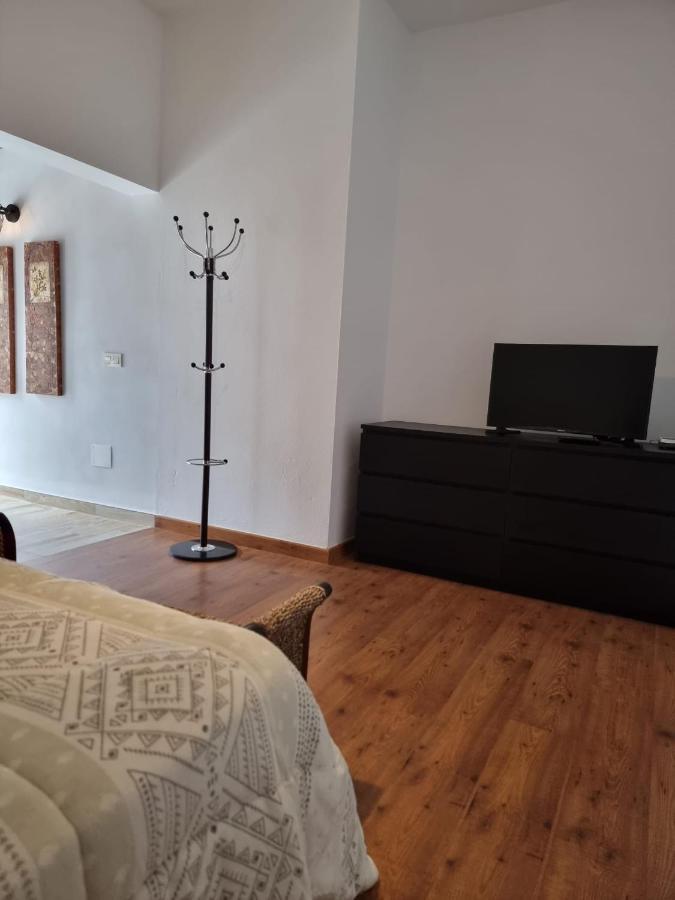 Alunita & Pirita, Habitacion Con Jardin, Terraza Y Wifi En Zona Tranquila Y Centrica Nazaret Eksteriør billede