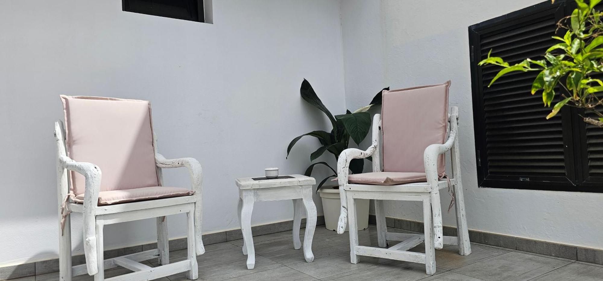 Alunita & Pirita, Habitacion Con Jardin, Terraza Y Wifi En Zona Tranquila Y Centrica Nazaret Eksteriør billede