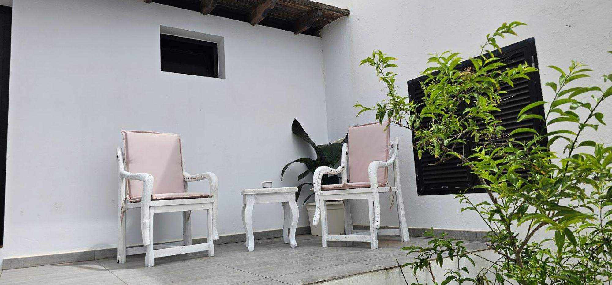 Alunita & Pirita, Habitacion Con Jardin, Terraza Y Wifi En Zona Tranquila Y Centrica Nazaret Eksteriør billede